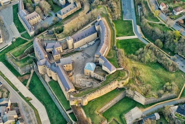 chateau-de-sedan-vue-aerienne-2-c-pierre-holley-640x430